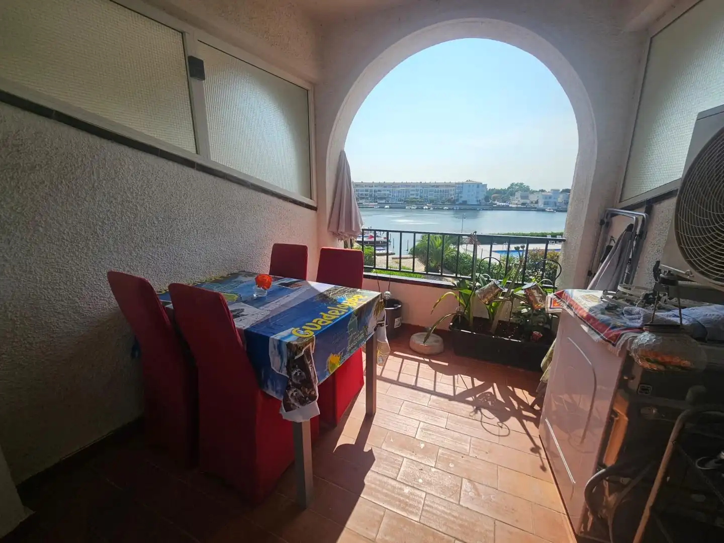 Terraza de Apartamento en venta en Empuriabrava con Aire acondicionado, Calefacción y Jardín privado
