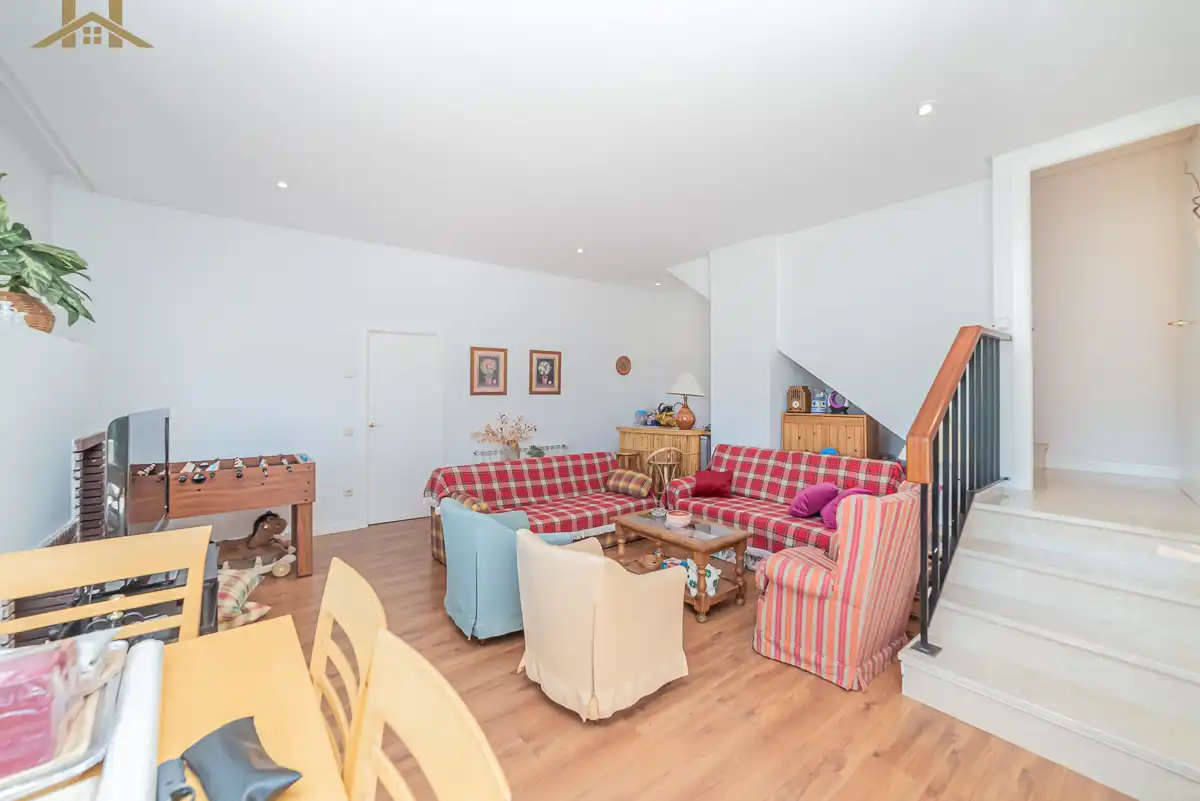 Wohnzimmer von Haus oder Chalet zum Verkauf in Torrelodones mit Heizung, Privatgarten und Terrasse