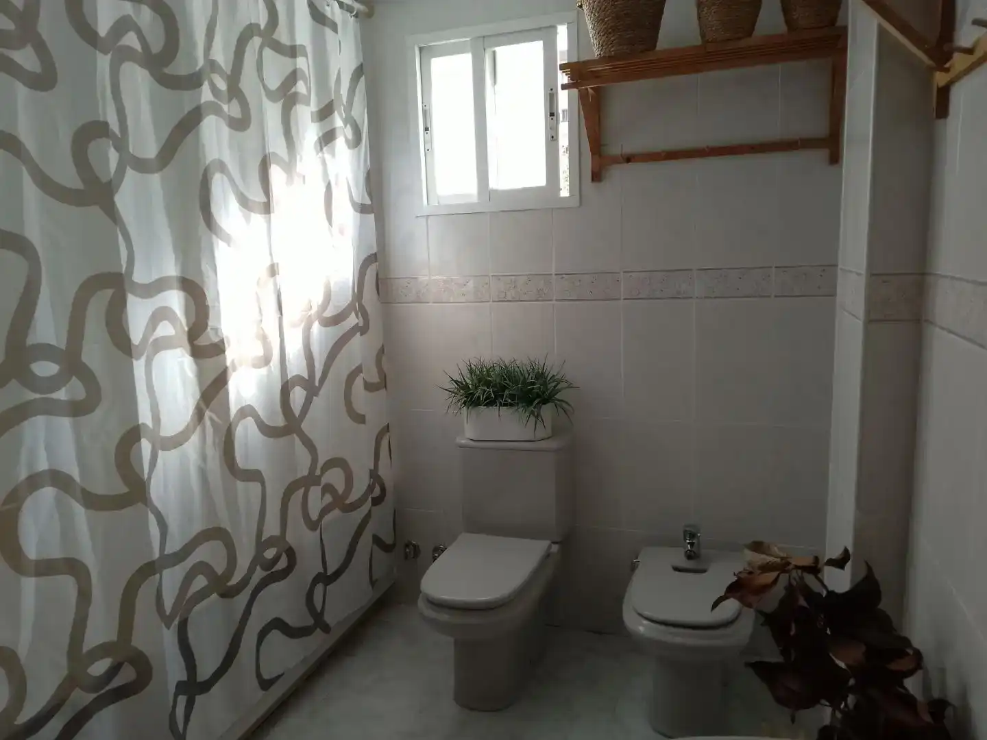 Bany de Pis per a compartir en Talavera de la Reina amb Parquet, Moblat i Balcó