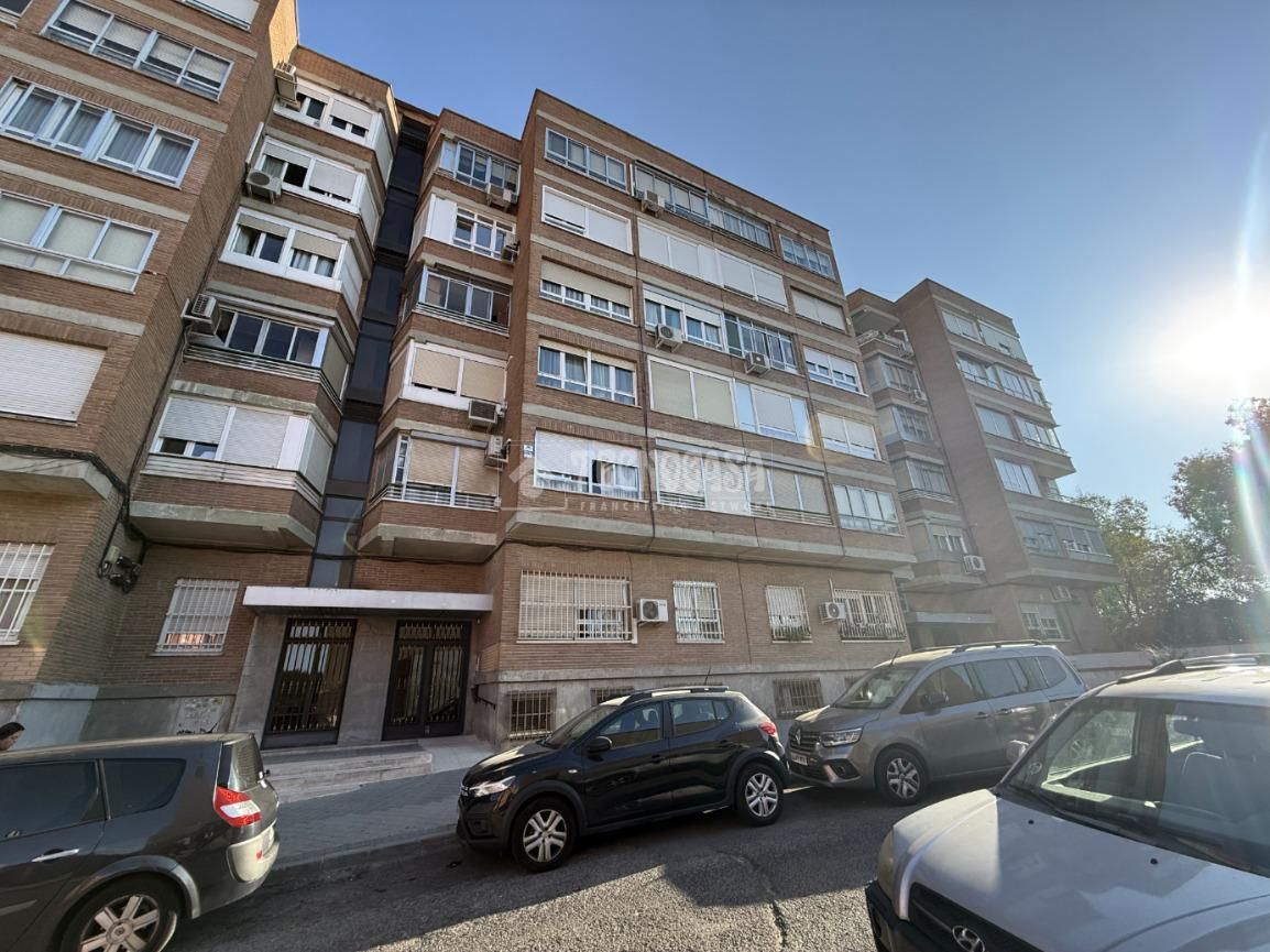 Exterior view of Flat for sale in  Madrid Capital  with Air Conditioner and Heating