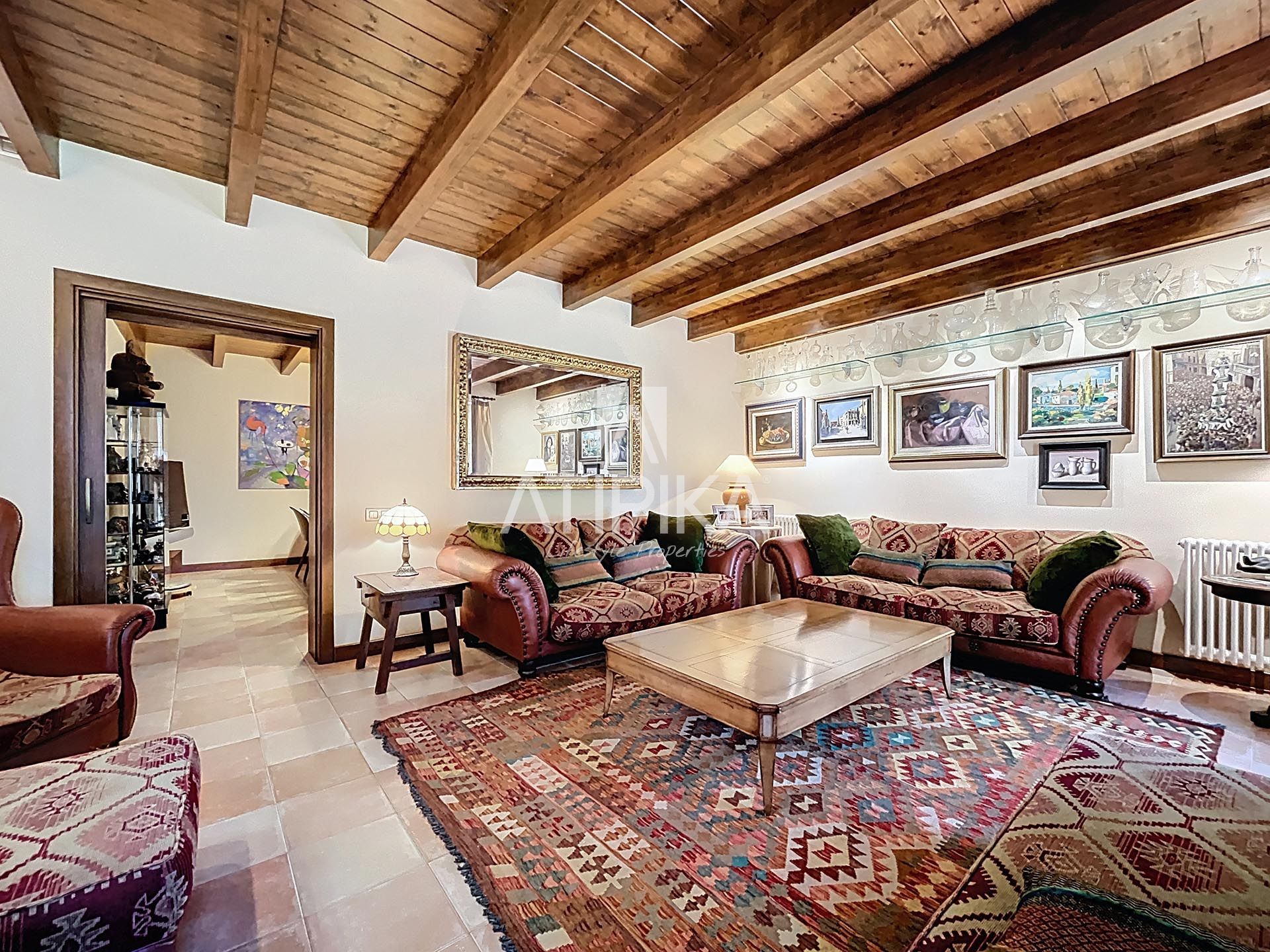 Living room of Country house for sale in La Granada  with Air Conditioner, Heating and Storage room