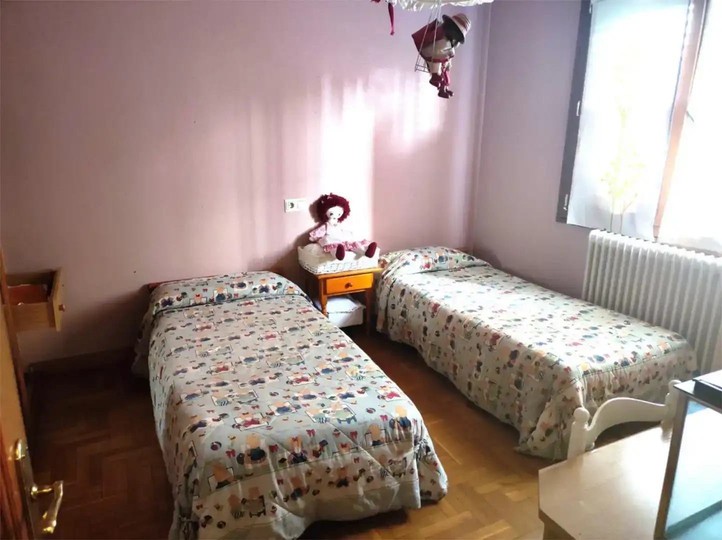 Dormitori de Casa adosada en venda en Galar amb Balcó