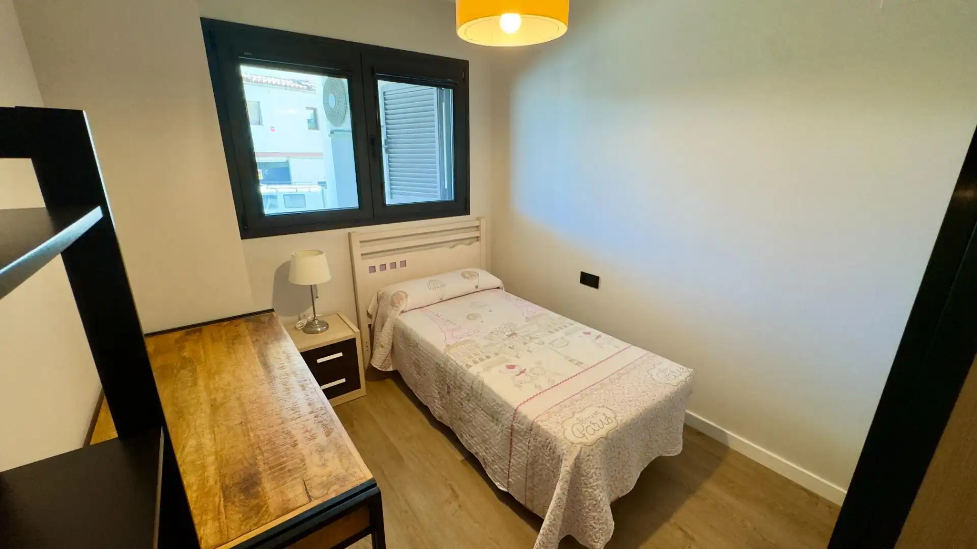 Bedroom of Flat for rent in Granada  with Air Conditioner, Heating and Terrace