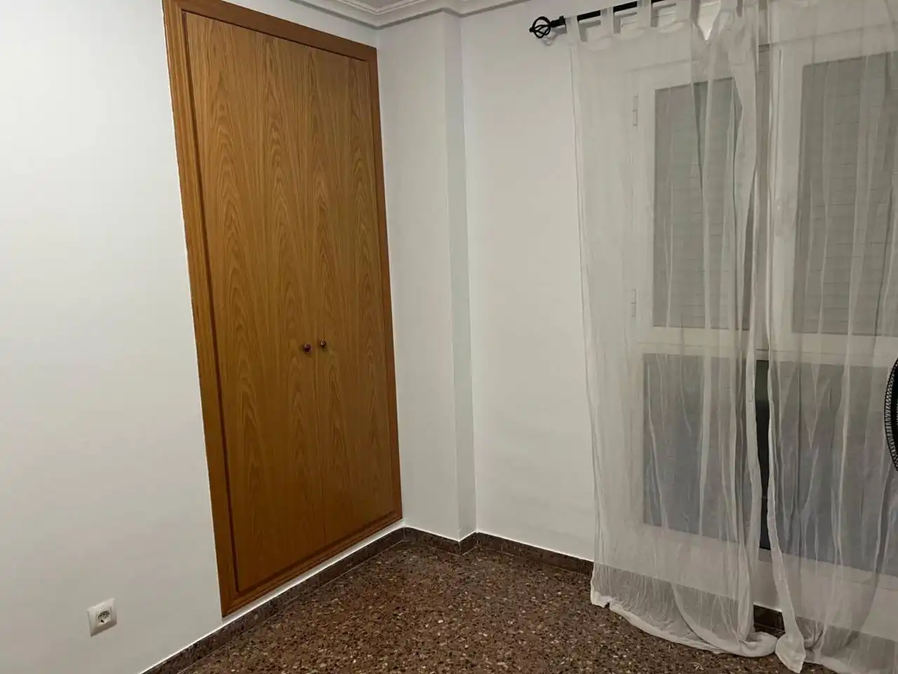 Habitación de Piso de alquiler en Valencia con Aire acondicionado, Calefacción y Amueblado
