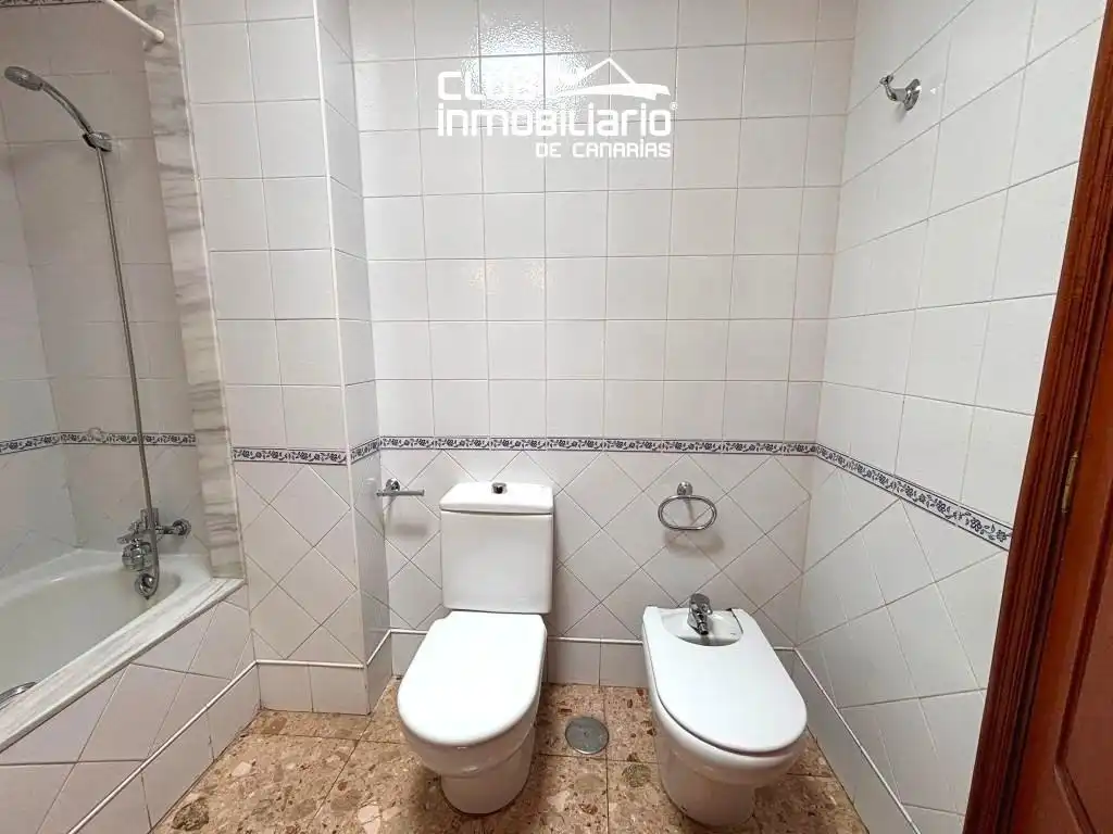Bathroom of Flat for rent in Santa Cruz de Tenerife  with Terrace