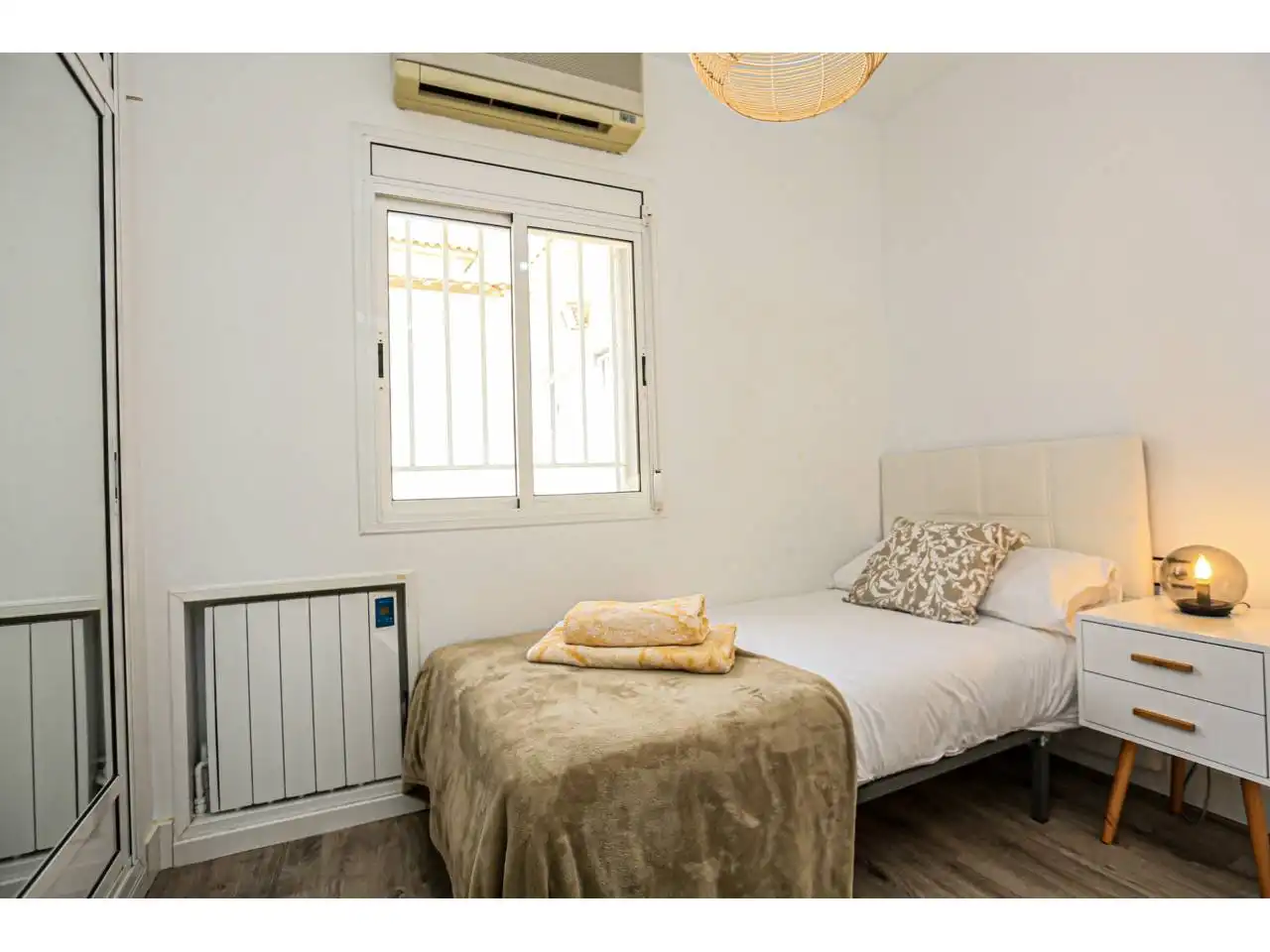 Dormitori de Casa o xalet en venda en Cambrils amb Aire condicionat, Jardí privat i Parquet
