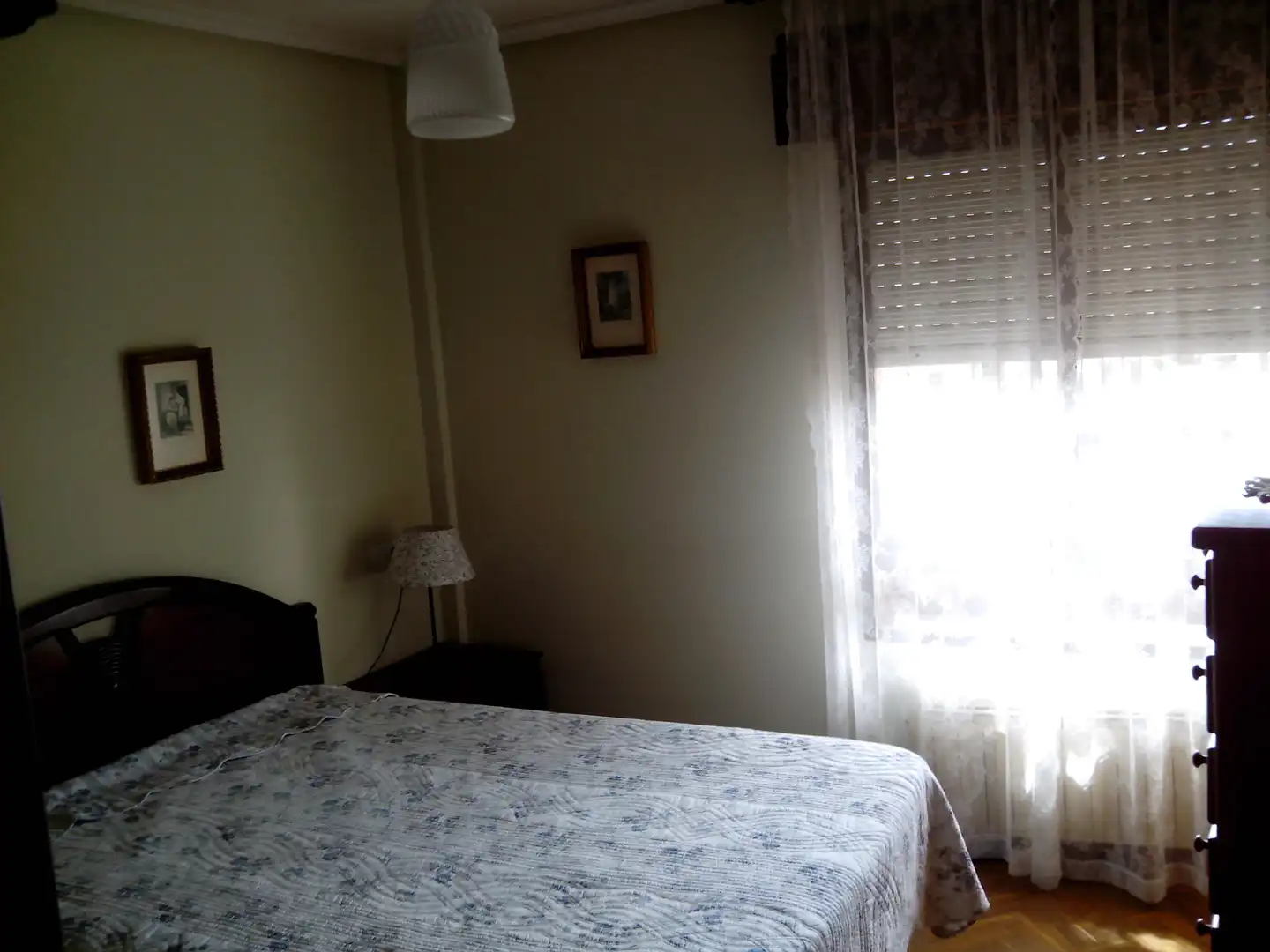 Dormitori de Pis en venda en Oviedo  amb Calefacció, Parquet i Traster