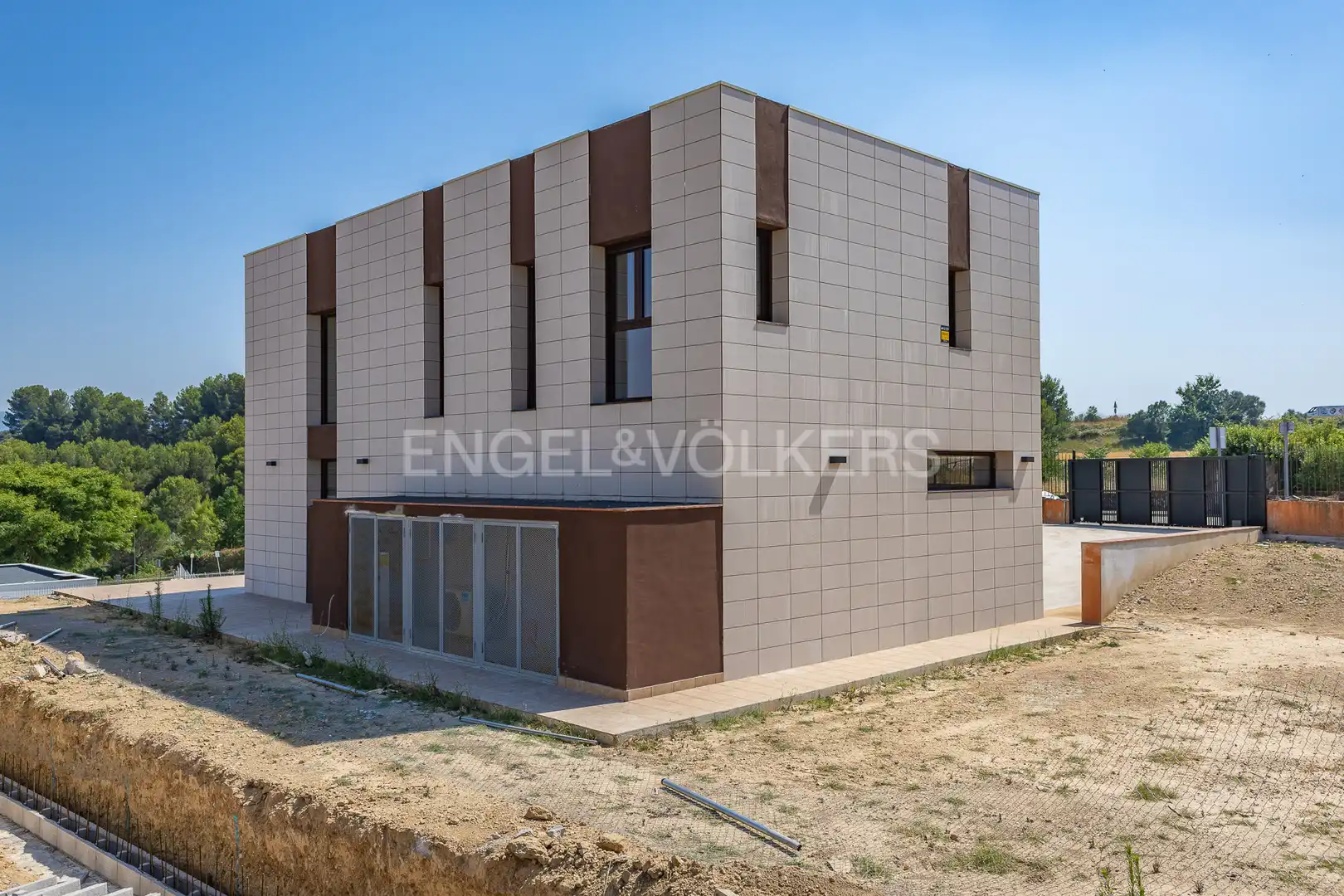 Exterior view of Houses for rent in Sant Esteve Sesrovires  with Air Conditioner, Heating and Private garden