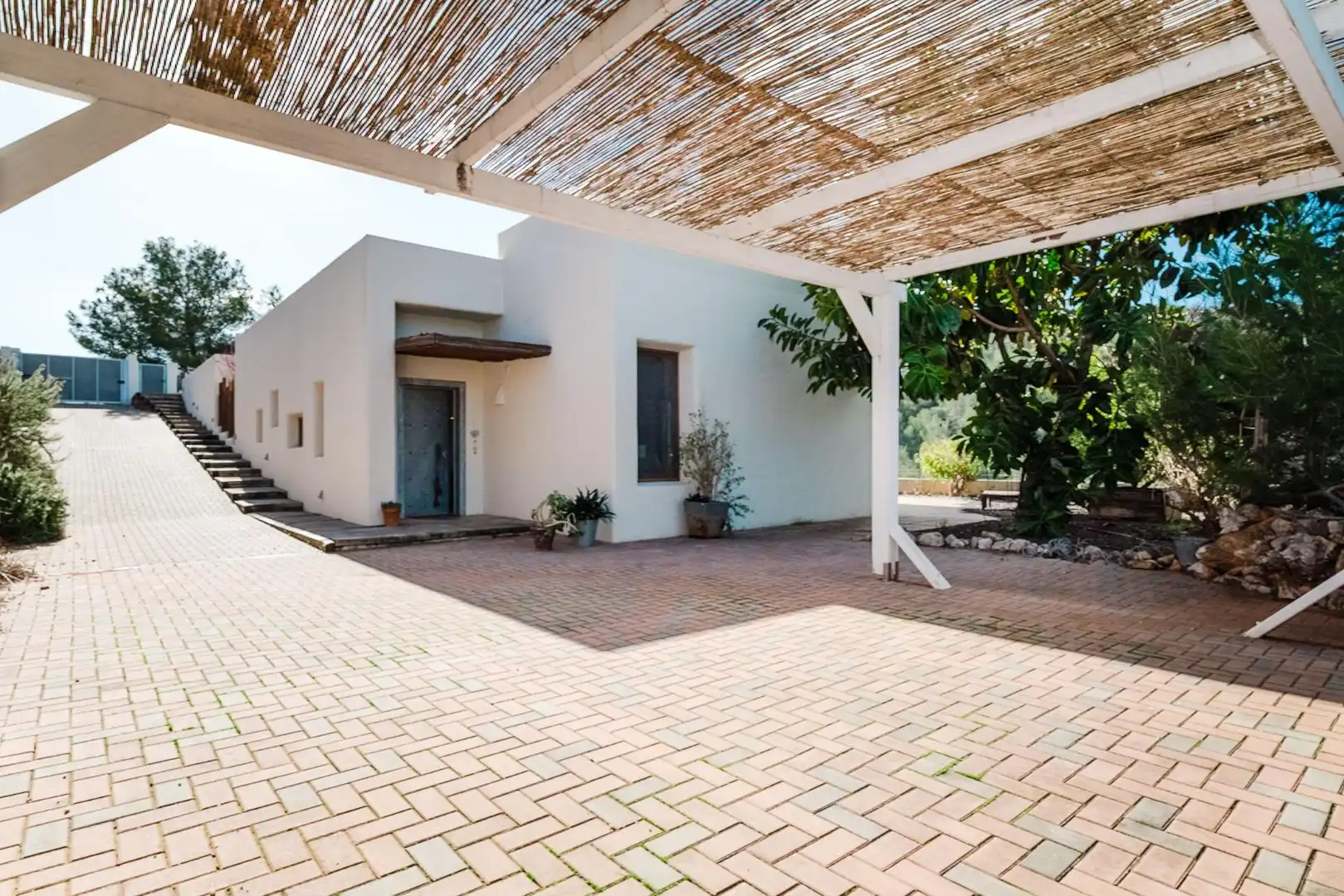 Vista exterior de Casa o xalet en venda en Ròtova amb Aire condicionat, Calefacció i Jardí privat
