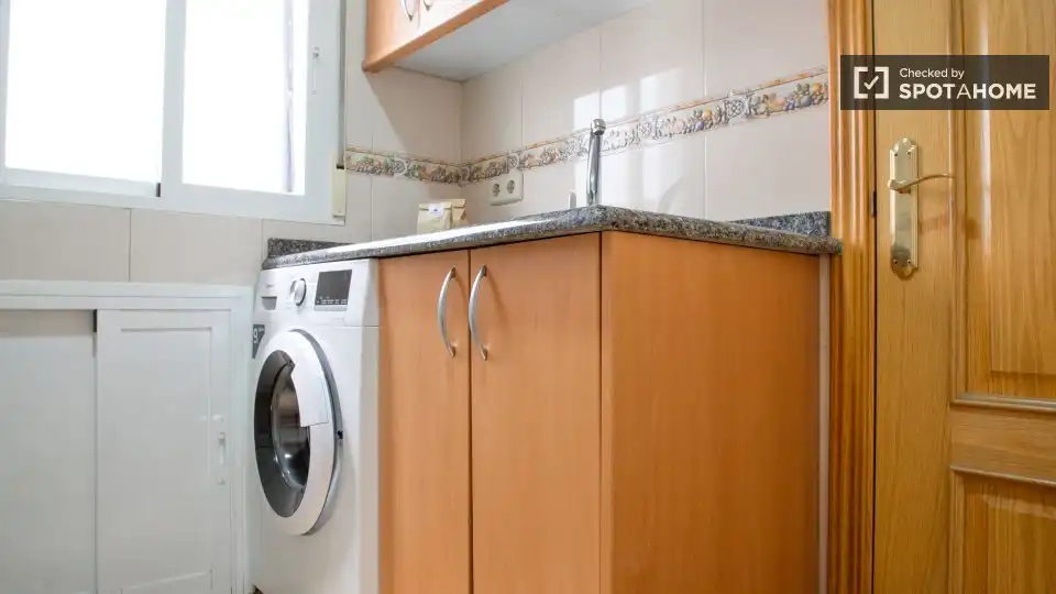 Kitchen of Flat for rent in Madrid  with Air Conditioner, Heating and Furnished