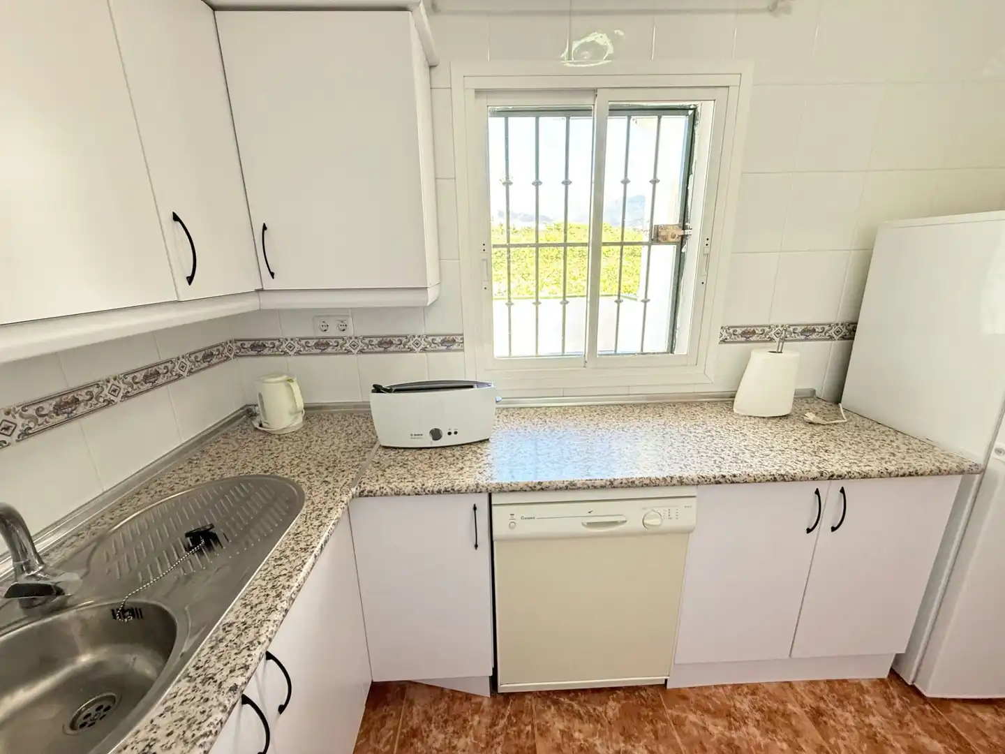 Cocina de Dúplex en venta en Nerja con Jardín privado, Trastero y Piscina comunitaria