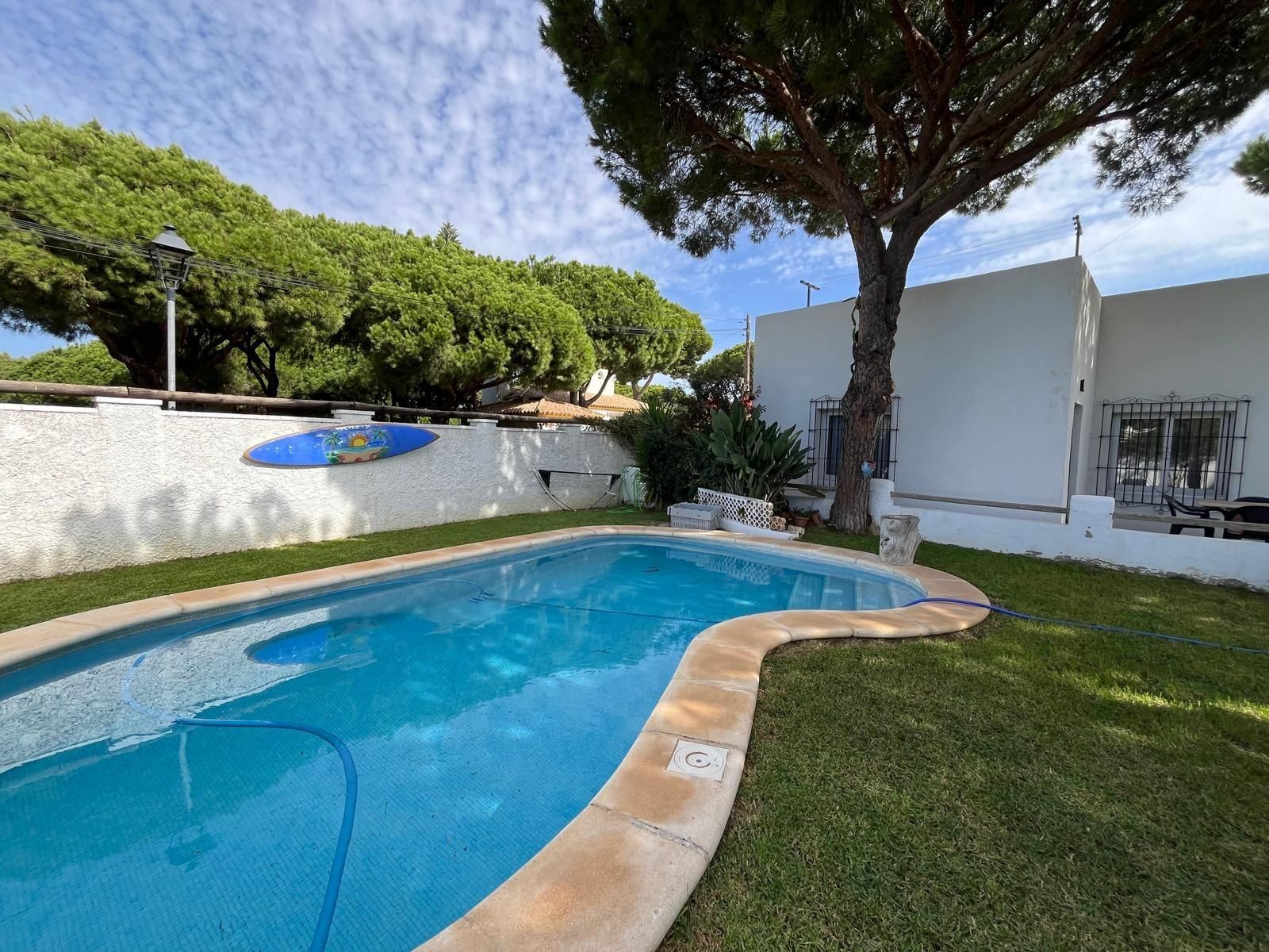 Piscina de Casa o xalet en venda en Chiclana de la Frontera