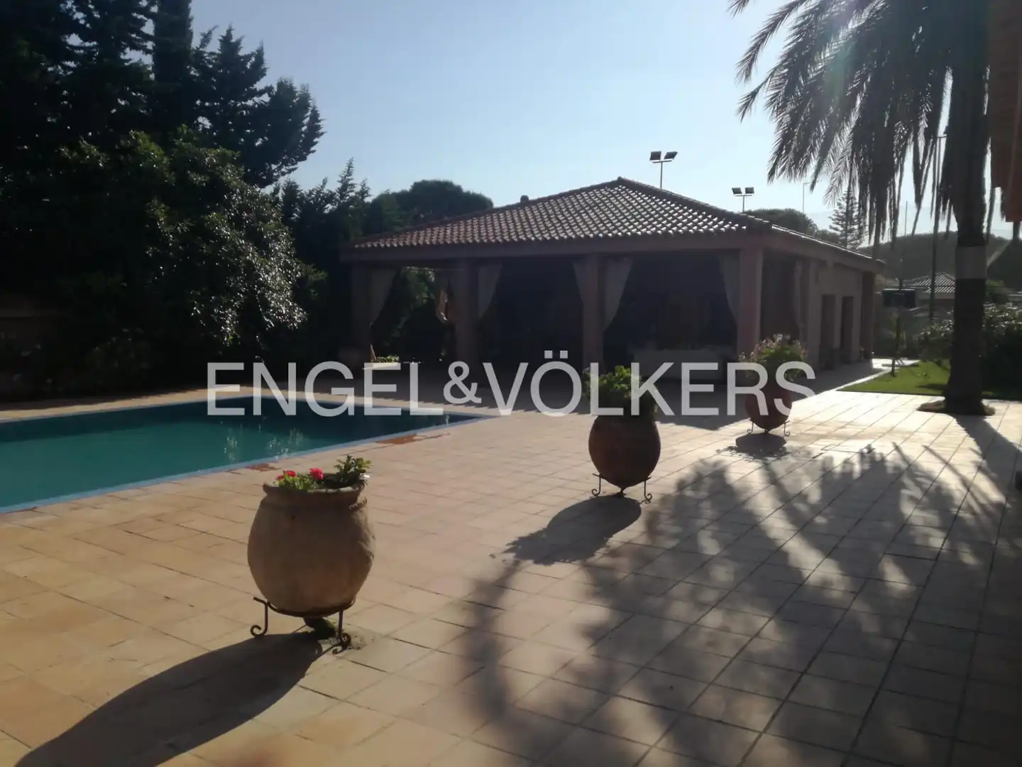 Terraza de Casa o chalet en venta en Chiclana de la Frontera con Calefacción y Jardín privado