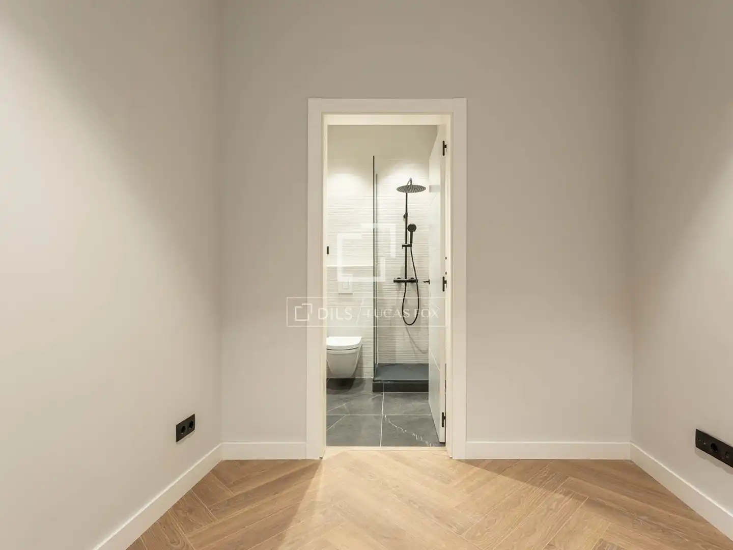 Bathroom of Flat for sale in Barcelona  with Air Conditioner, Heating and Parquet flooring