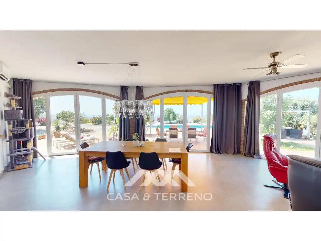 Menjador de Casa o xalet en venda en Vélez-Málaga amb Aire condicionat, Jardí privat i Terrassa