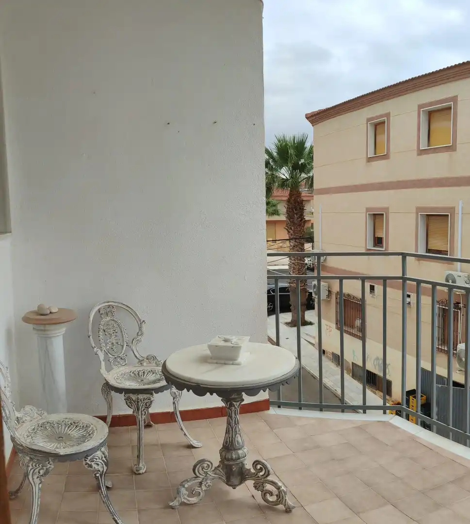 Flat for sale in Fines