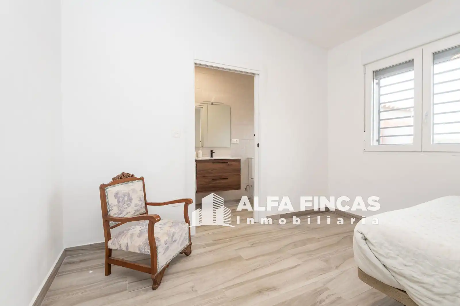 Dormitori de Casa o xalet en venda en Villarrobledo amb Aire condicionat, Calefacció i Jardí privat