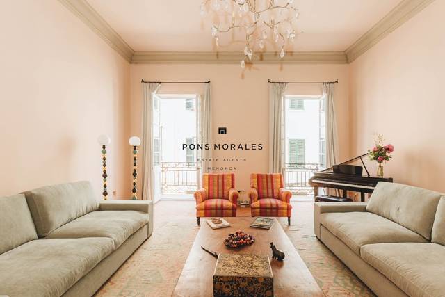 Casa-chalet en Venta en Centre Històric