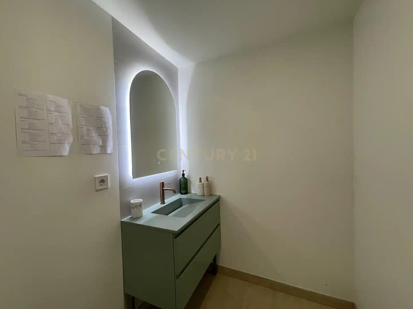 Baño de Local en venta en Torremolinos con Aire acondicionado y Alarma