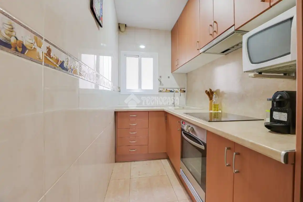 Flat for sale in Sant Andreu, imagen 2