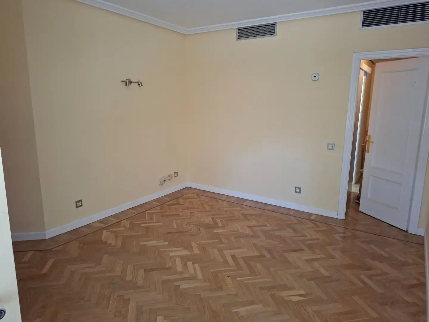 Dormitori de Apartament de lloguer en  Madrid Capital