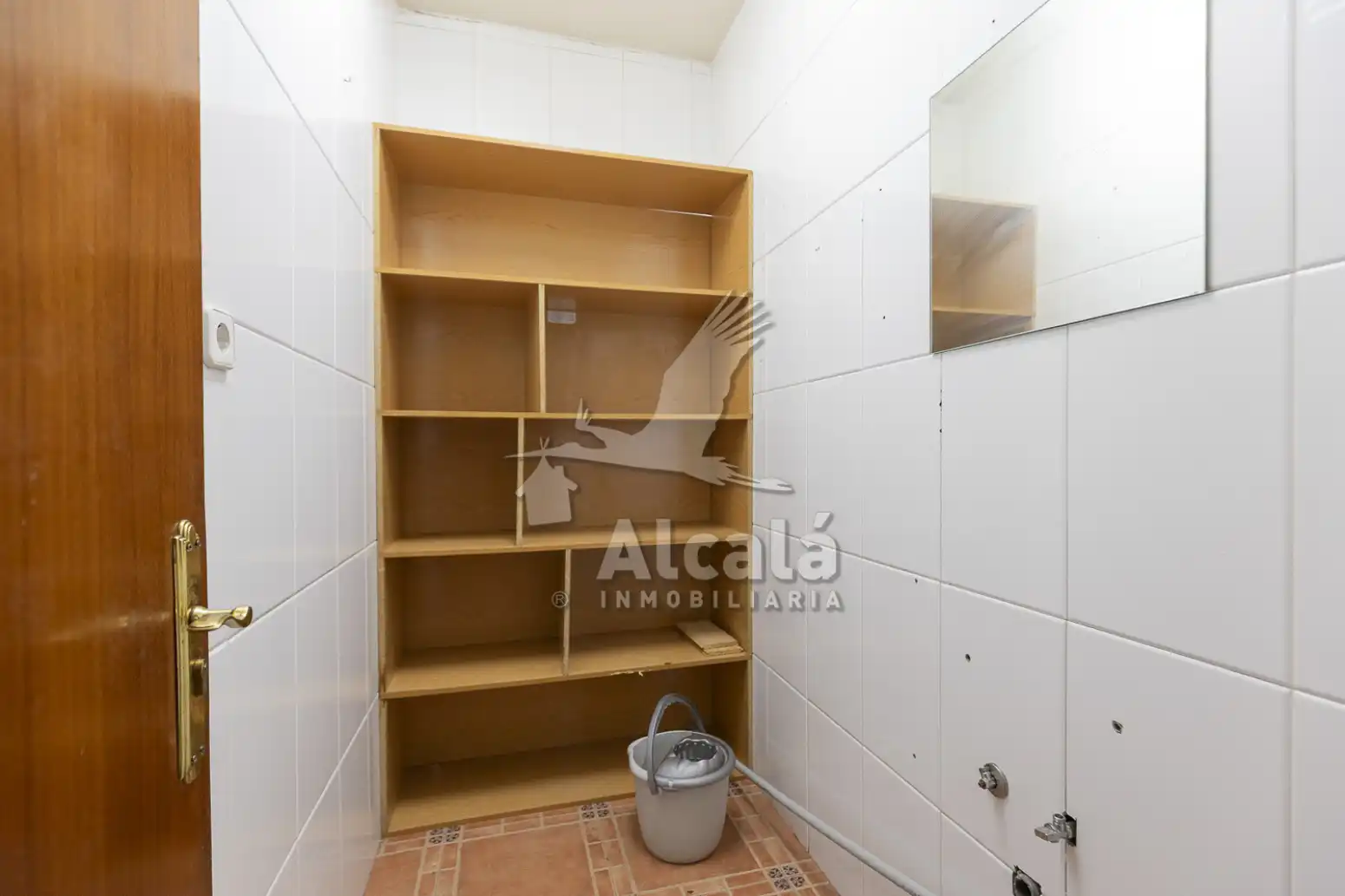 Habitación de Local en venta en Alcalá de Henares