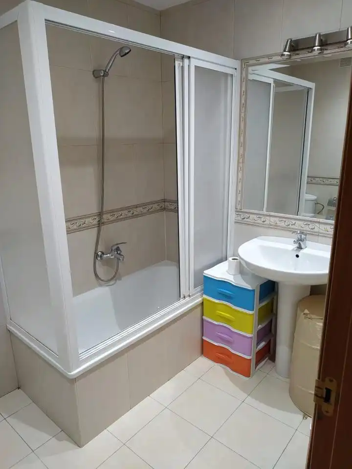 Bathroom of Flat for rent in Granada  with Furnished