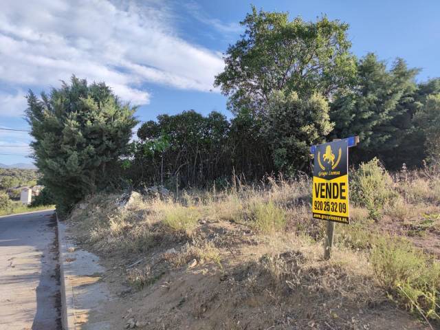 Terreno residencial en Venta en Calle el Parral, 2 en Santa Cruz de Pinares