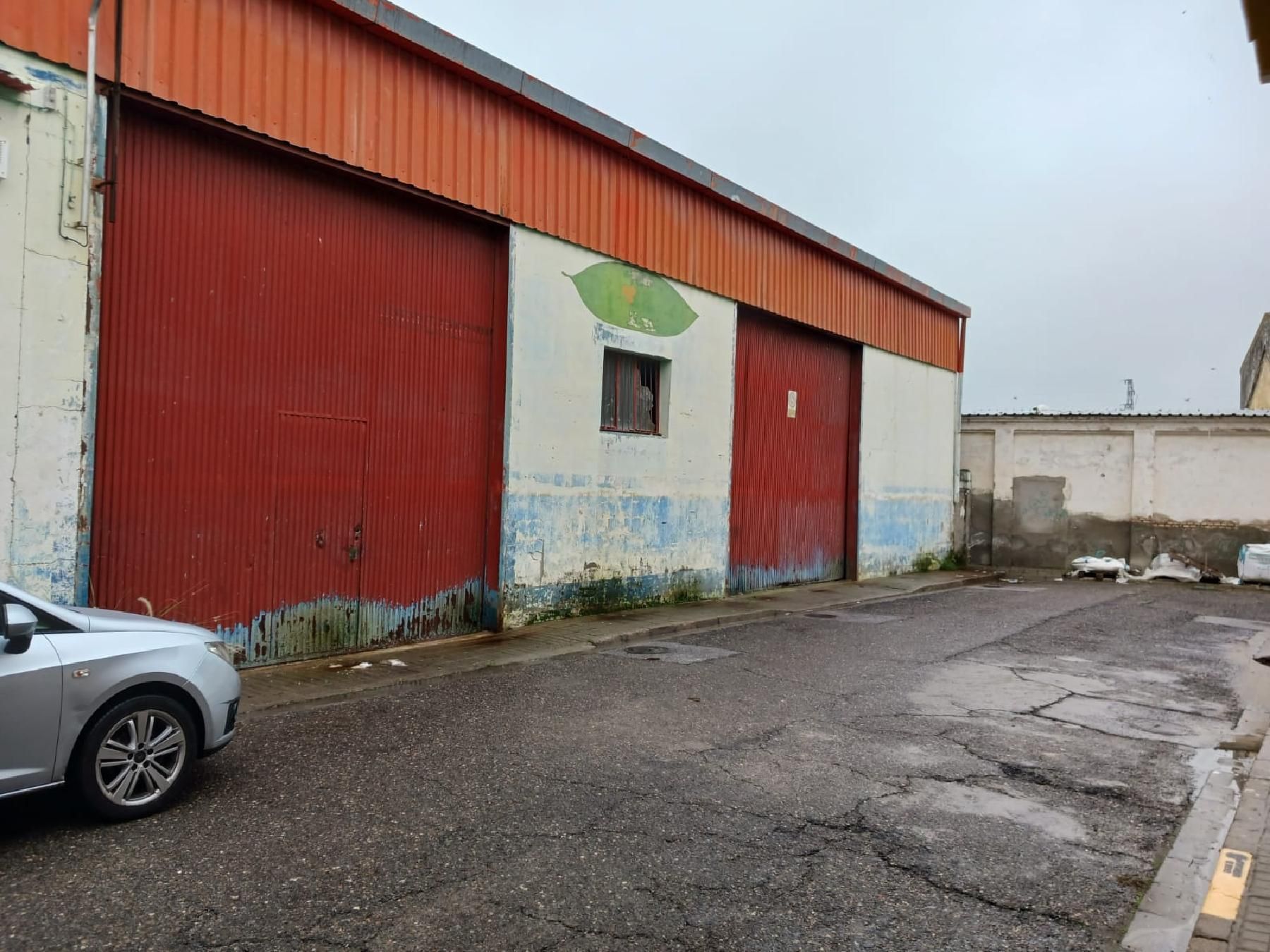 Vista exterior de Nau industrial en venda en Brenes