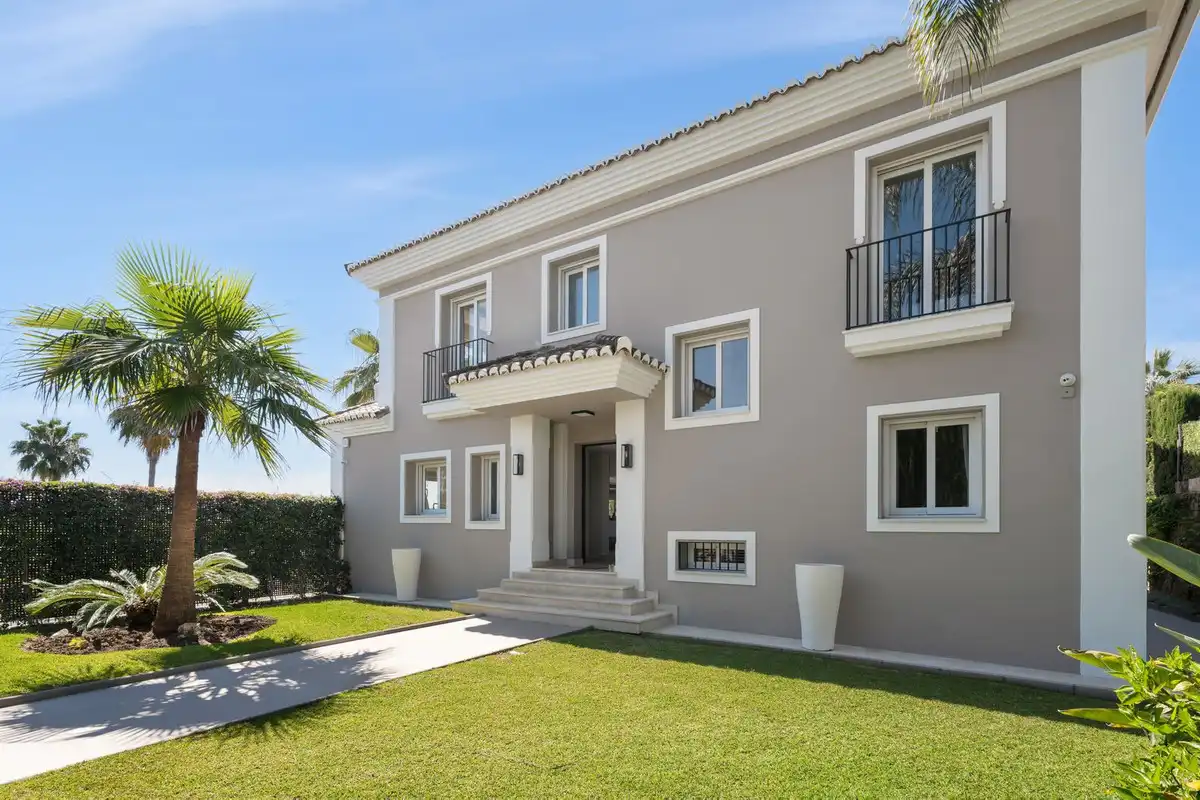Villa mit Garten zum Verkauf in Nueva Andalucía, imagen 7