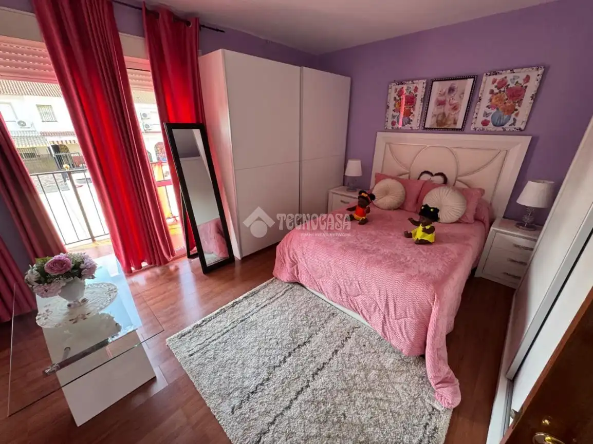 Habitación de Casa adosada en venta en Écija