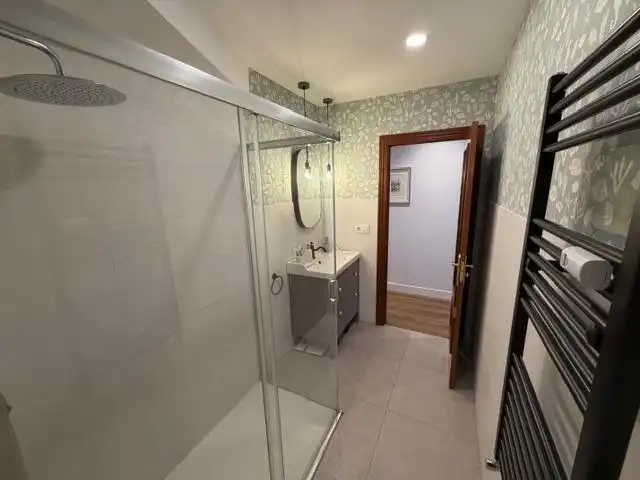 Baño de Piso en venta en León Capital  con Calefacción, Parquet y Terraza