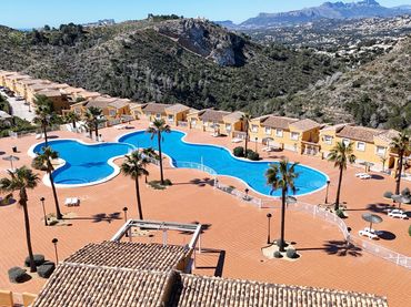 Apartment with pool for sale in Cumbre del Sol