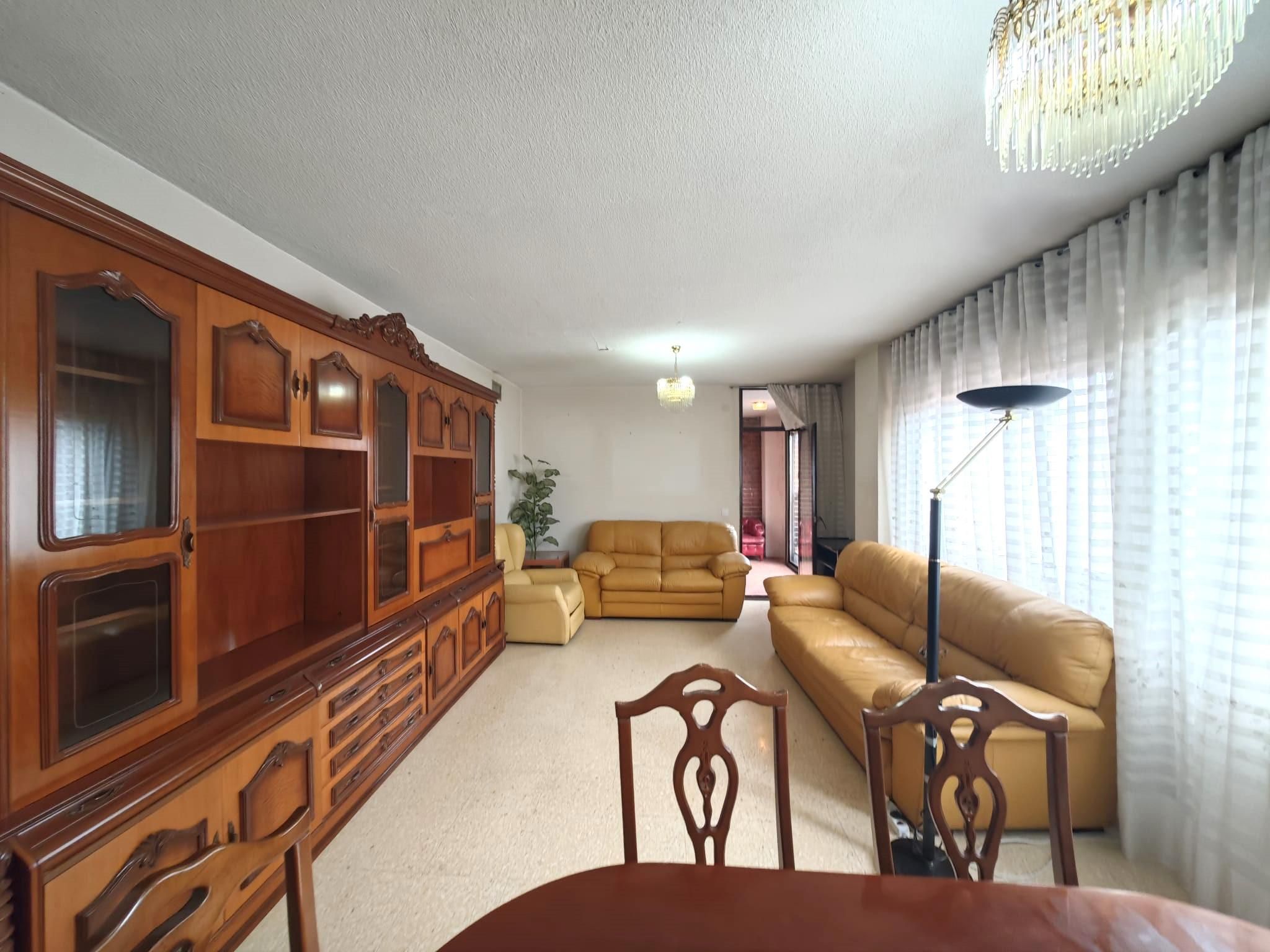 Sala d'estar de Pis en venda en  Madrid Capital amb Aire condicionat, Calefacció i Terrassa