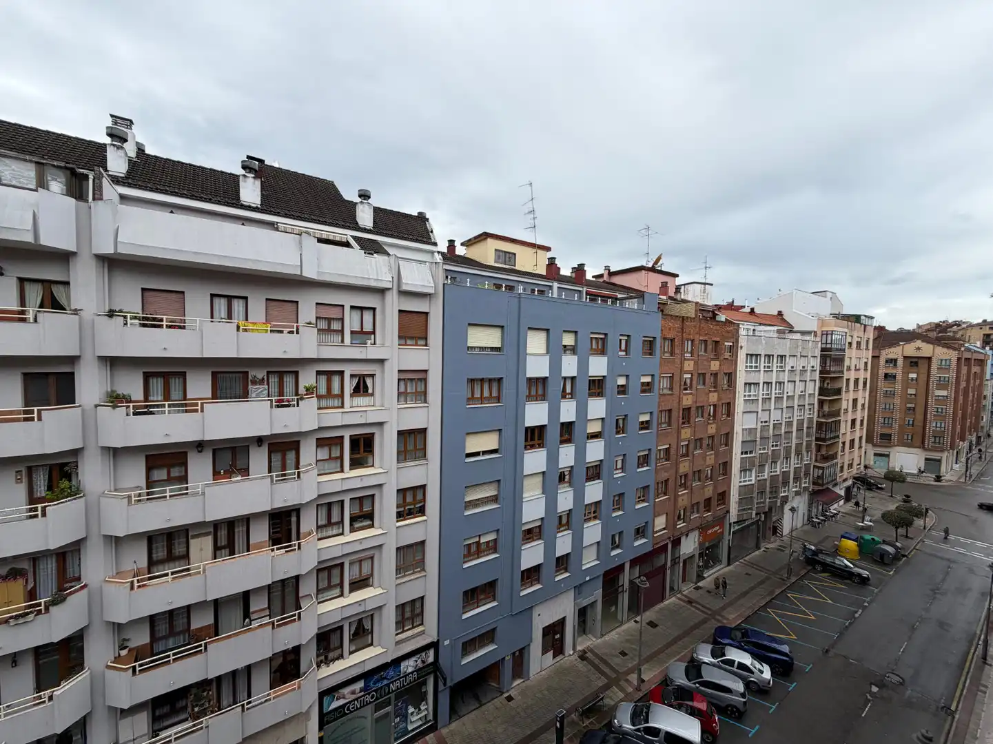 Vista exterior de Piso en venta en Avilés con Calefacción, Parquet y Terraza