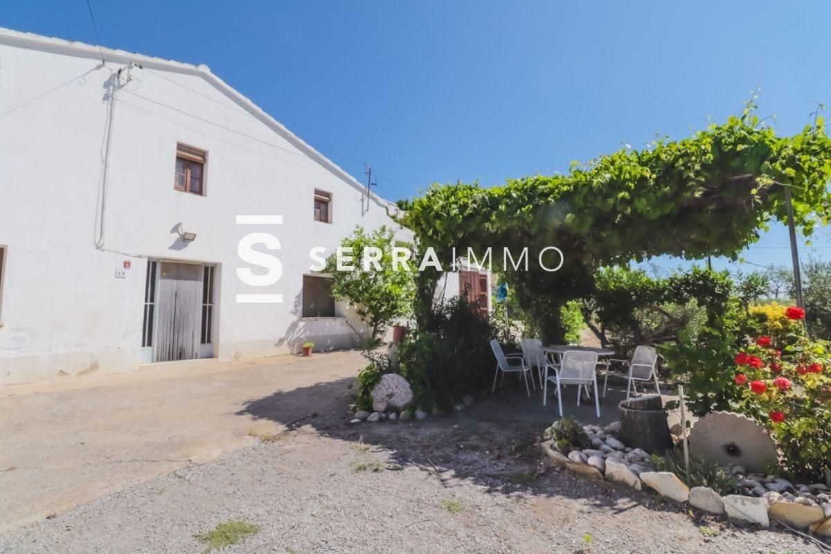 Vista exterior de Finca rústica en venda en Font-rubí amb Jardí privat i Balcó