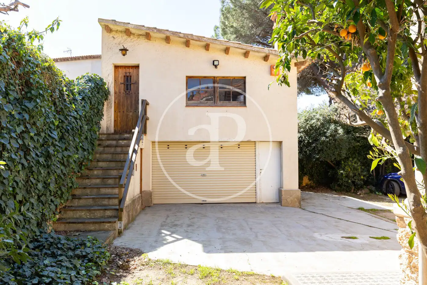 Houses for sale in Carrer d'Àngel Guimerà, L'Eixample