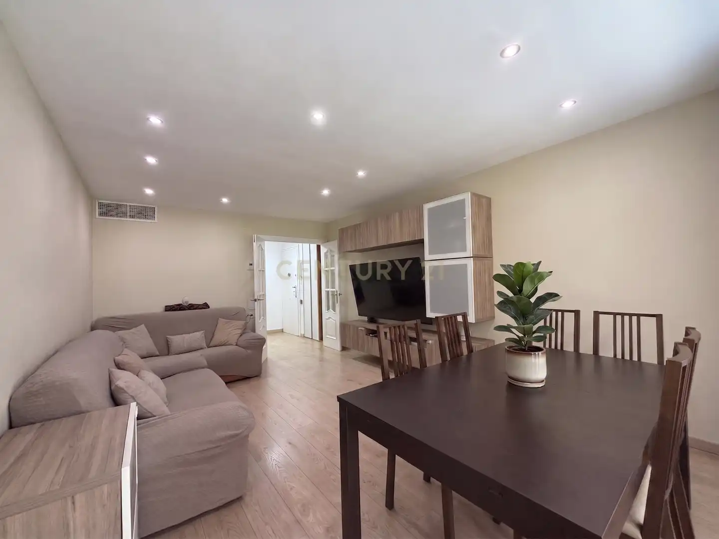 Apartment with terrace for sale in Centre