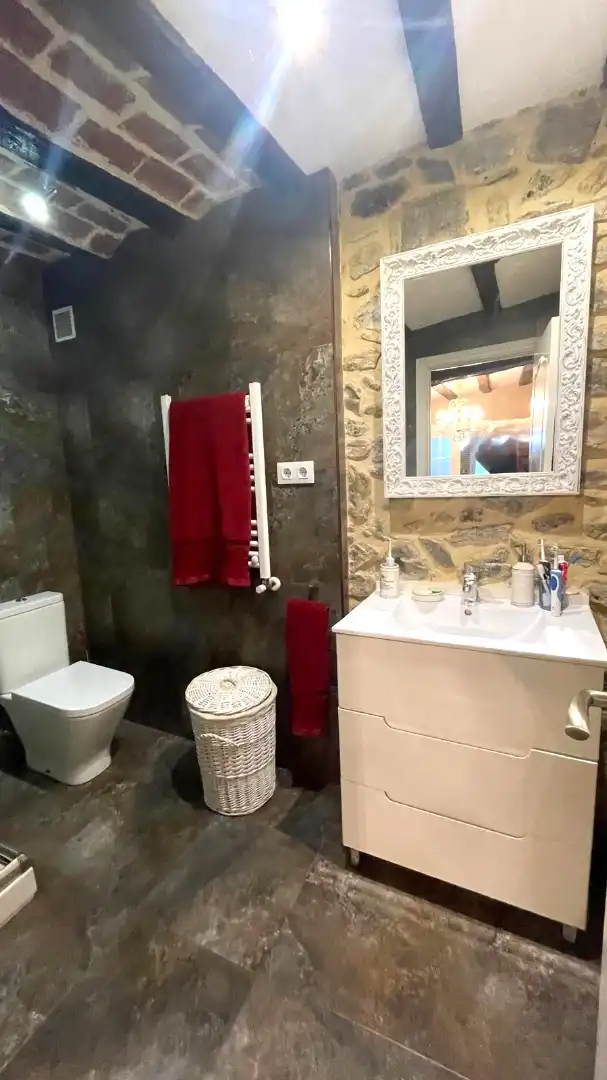 Bathroom of Flat for sale in Castro-Urdiales  with Heating, Furnished and Balcony
