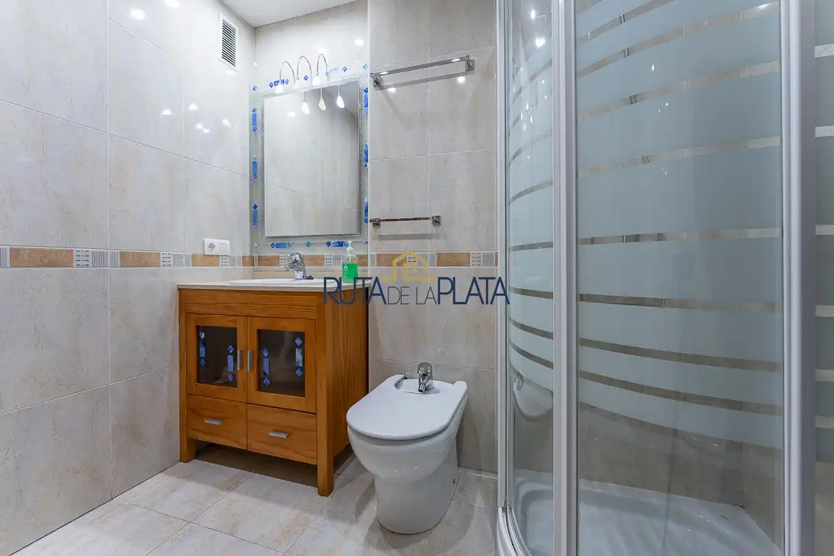 Baño de Piso de alquiler en Los Bloques