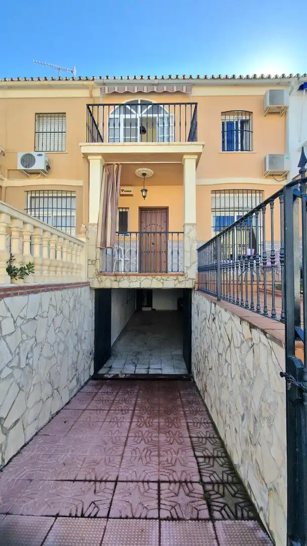 Casa adosada en venta en Calle del Río Darro, Centro