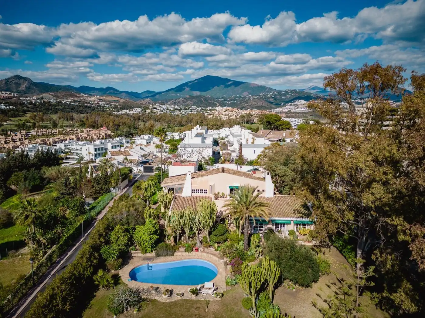 Villa con piscina in vendita a Urbanización Atalaya del Golf, imagen 35