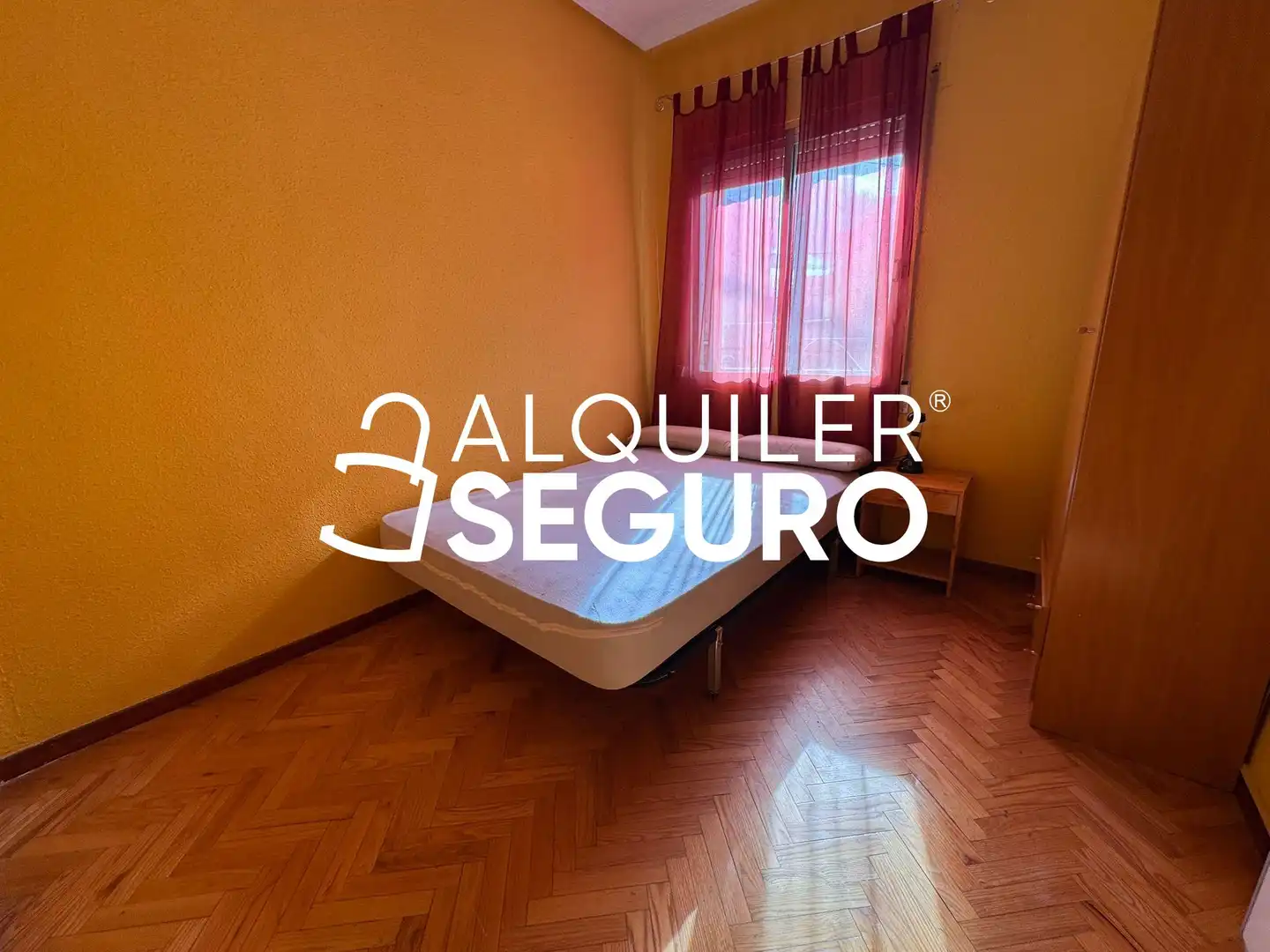 Bedroom of Flat for rent in Madrid  with Heating, Terrace and Furnished