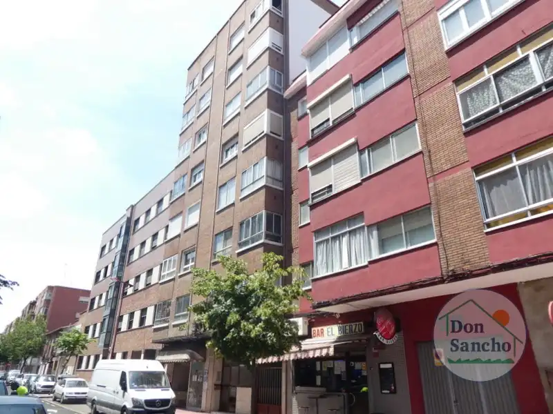 Vista exterior de Garaje en venta en Valladolid