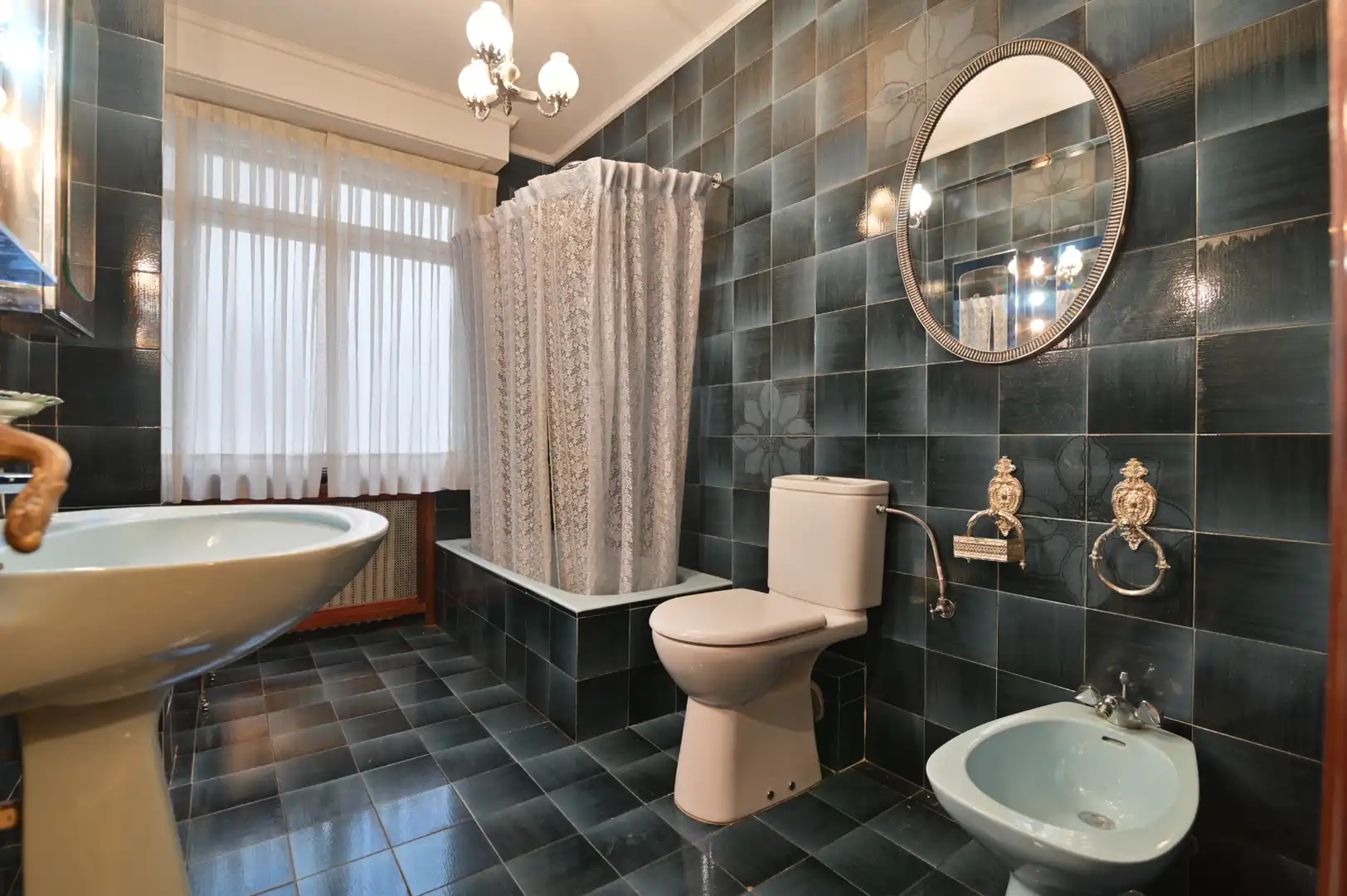 Baño de Piso en venta en Bilbao  con Calefacción y Balcón