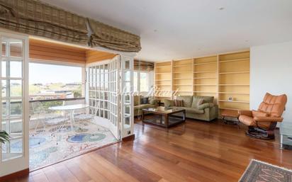 Living room of Attic for sale in  Barcelona Capital  with Air Conditioner, Heating and Terrace