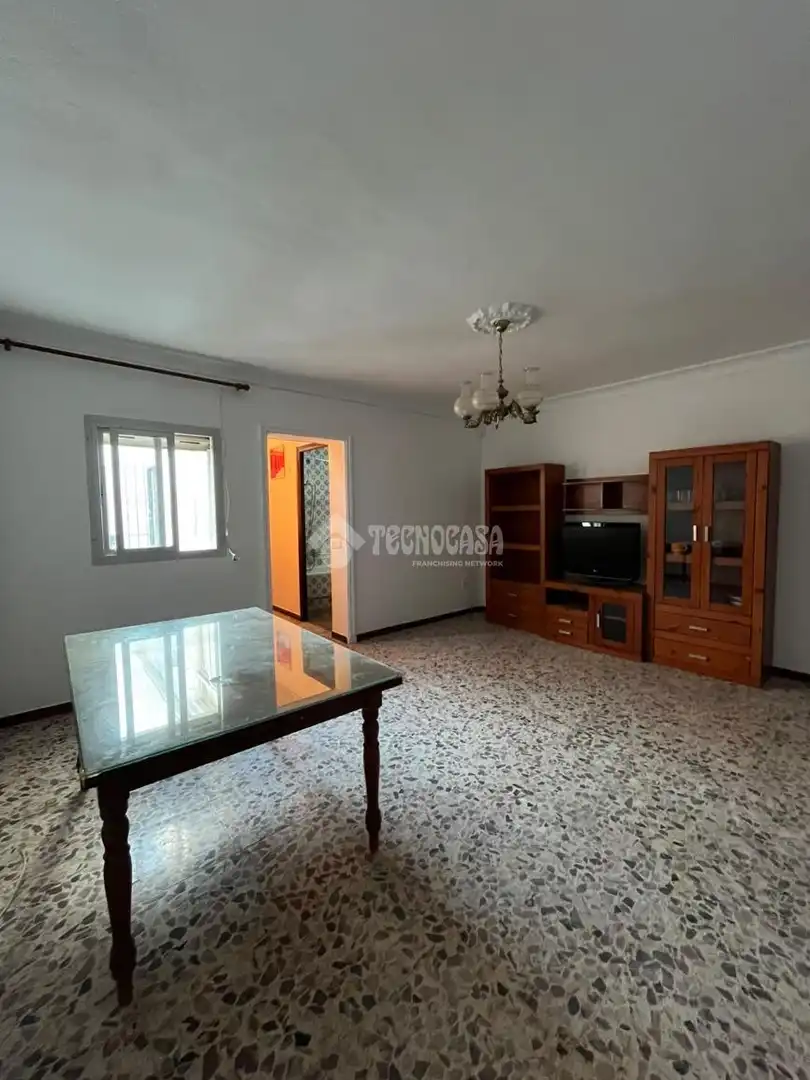 Sala d'estar de Pis en venda en Carmona