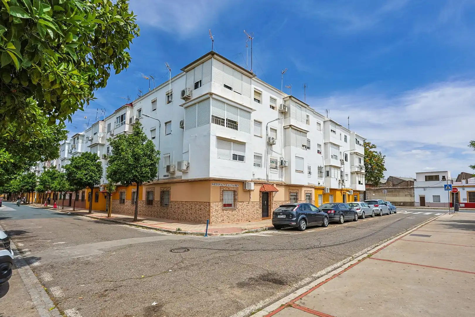 Exterior view of Flat for sale in Sevilla  with Air Conditioner and Balcony