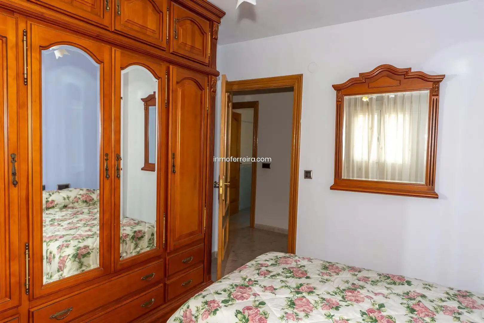Bedroom of Houses for sale in Darro  with Storage room
