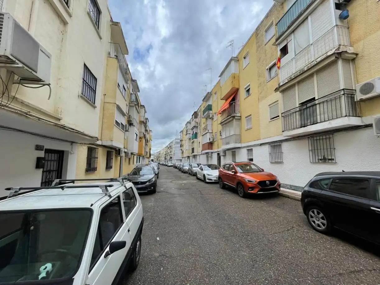 Vista exterior de Pis en venda en Lora del Río